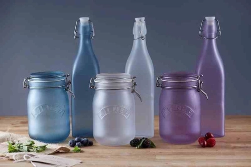 Šedý silikonový dávkovač nápojů s kohoutkem KILNER na párty sklenici