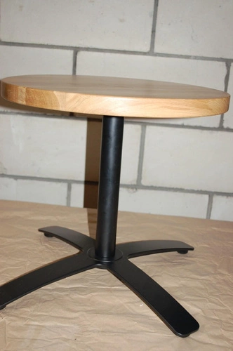 Otočný konferenční stolek Svalbard dubový