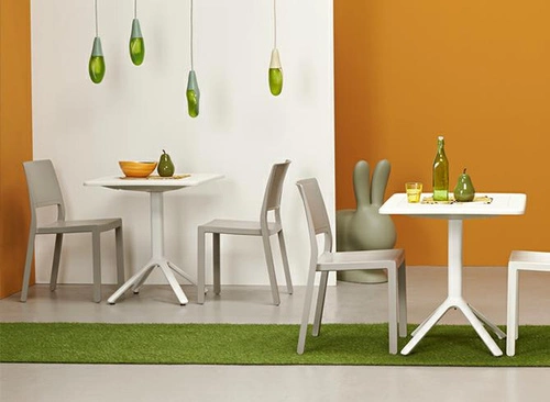 Bílý čtvercový stůl Eco 70x70 cm moderní do kuchyně a jídelny SCAB Design