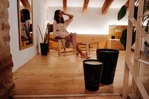 Velká vonná sójová svíčka Cereria Molla Boutique Basil & Mandarin 600g černá do obývacího pokoje