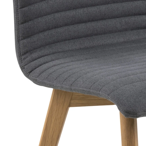 Čalouněná židle Arosa Actona do jídelny a obýváku šedá s dřevěnými nohami moderní