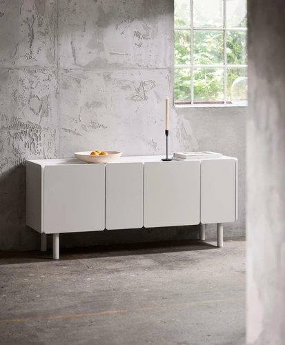 Komoda Bera bílá lesk 160 cm moderní na nožičkách do obýváku
