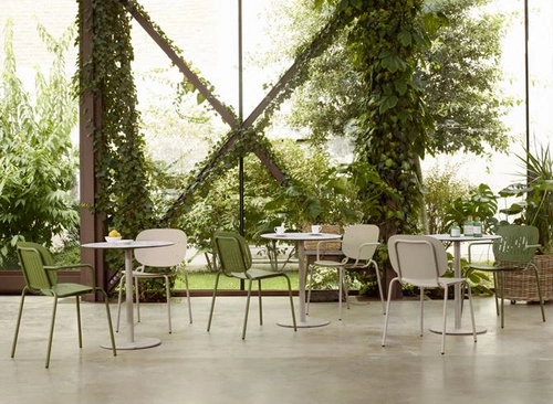 Kovová židle Si-Si SCAB Design šedá moderní do zahrady, na terasu i do restaurace stohovatelná