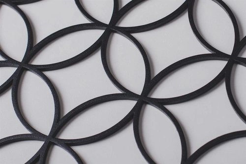 Holo M Black moderní černý kovový nástěnný věšák do předsíně POLYHEDRA