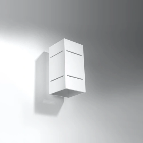 Moderní bílá nástěnná lampa Blocco Sollux Lighting z hliníku do ložnice a obývacího pokoje
