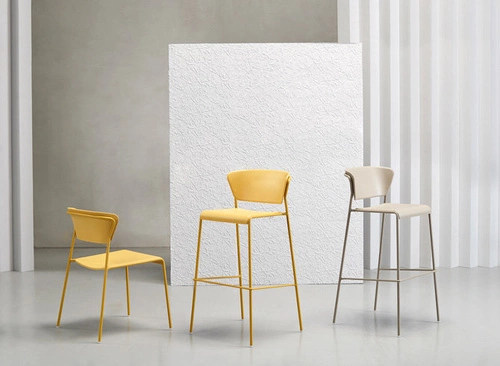 Barová židle s opěrkou Lisa 75 cm žlutá moderní do kuchyně a k ostrůvku, kovová, stohovatelná SCAB Design