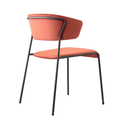 Moderní sametové křeslo Lisa oranžové do obýváku glamour s područkami