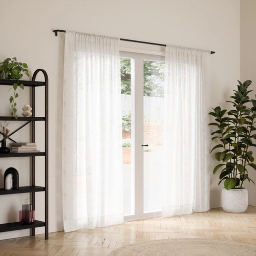 Zatemňovací jednodílná garnýž Umbra Twilight černá nastavitelná 168–366 cm do obývacího pokoje