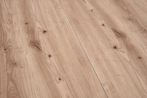 Rozkládací jídelní stůl Hemmy dub artisan černé nohy moderní 102–142 cm