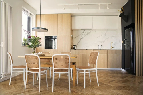 Sada 4 bílých židlí Antonio