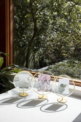 Stojací kulatý černý skleněný fotorámeček 13x18 Infinity Umbra moderní