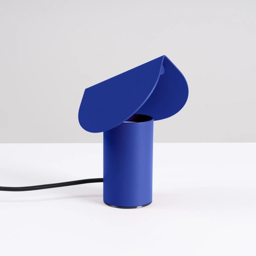 Stolní LED lampa BISCUIT značky THORO LIGHTING v ultramarínové barvě
