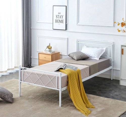Kovová postel Muriel bílá 90x200 do ložnice nebo studentského pokoje skandinávský styl s roštem