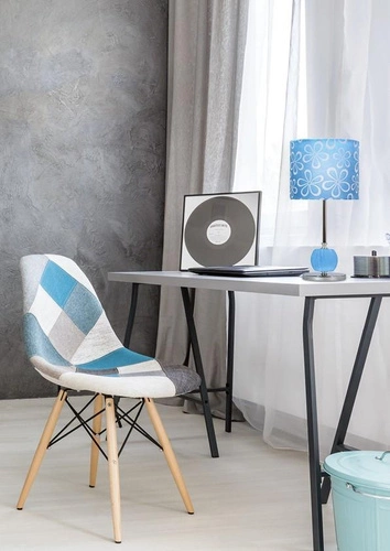 Noční lampička Cort moderní kovová s modrým stínidlem do ložnice nebo obýváku 40 cm