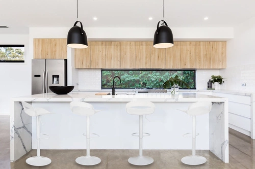 Barová židle s opěrkou Nest Simplet bílá moderní do kuchyně, na ostrůvek nebo bar