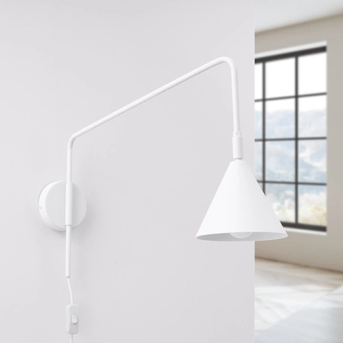 Moderní bílá nástěnná lampa NOX z kovu do ložnice a obývacího pokoje SOLLUX LIGHTING 61 cm