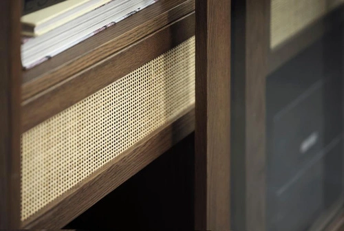 Vitrína Barrali dřevěná do obýváku 160 cm kouřový dub na alkohol a knihy