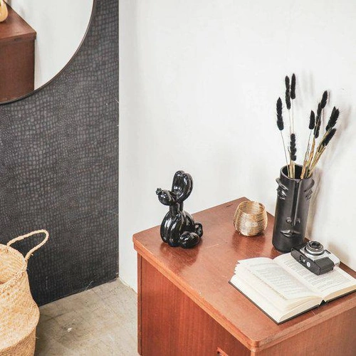 Dekorační figurka pes balónek černý moderní HV decor na polici do obýváku 24 cm