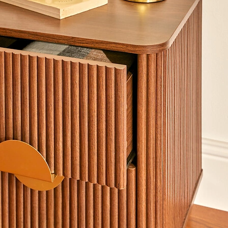 Noční stolek Atmosphera Wany 45 cm ořechový, 2 zásuvky, japandi/boho styl, elegantní frézované čelo