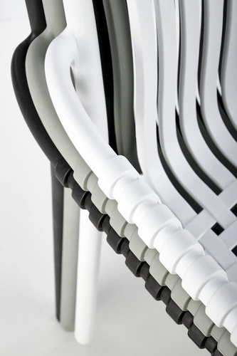 Zahradní židle Nathan černá Intesi z plastu, moderní, snadno čistitelná, stohovatelná