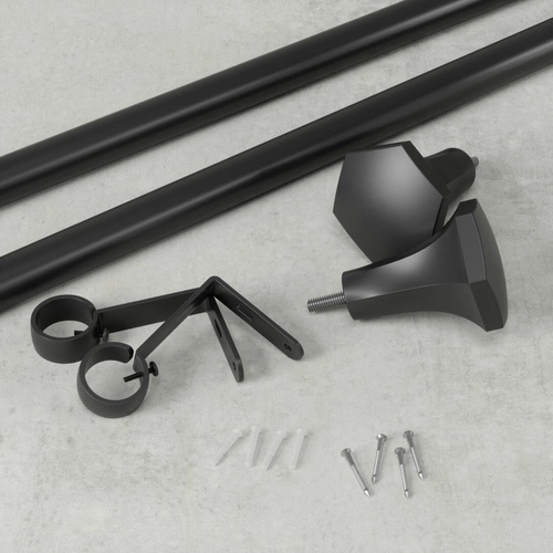 Umbra Sita moderní jednoduchá černá matná nastavitelná garnýž do obývacího pokoje a ložnice 183–365 cm