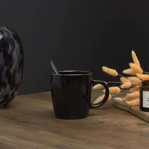 Keramický hrnek Lisere Dore Intesi 400 ml černý moderní na kávu nebo čaj