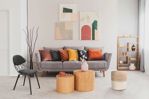 Puf Bolsa kulatý boho pletený přírodní a bílý do obýváku a ložnice Intesi 41 cm