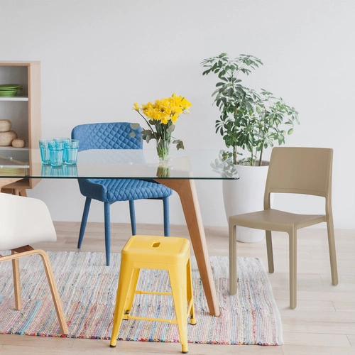 Zahradní židle Kate béžová z plastu stohovatelná snadno čistitelná SCAB Design