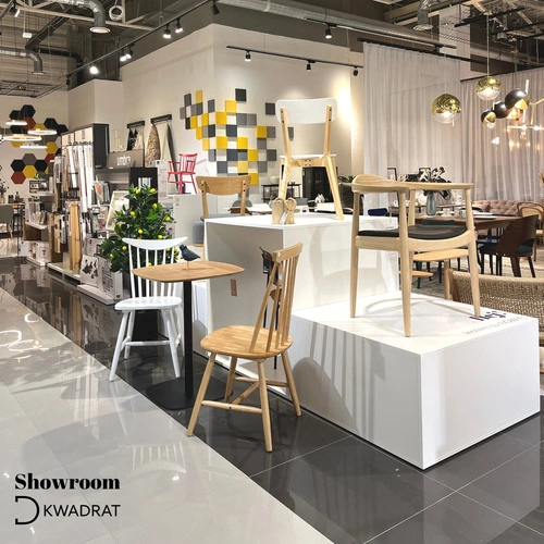 Dřevěná jídelní židle President inspirovaná Kennedy s područkami v přírodní barvě D2.DESIGN