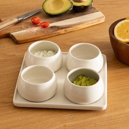 Servírovací sada na předkrmy Nora bílá z glazované keramiky na kulatém tácu 5five