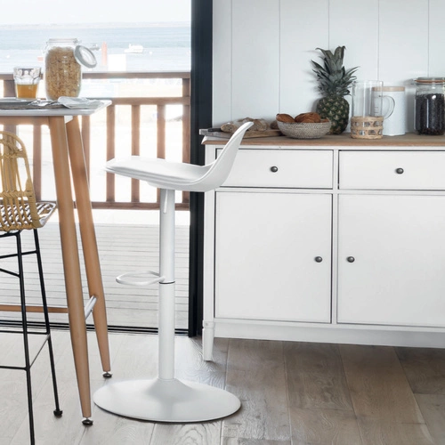 Bílá komoda se zásuvkami Solen 88 cm skandinávská na nožkách do ložnice Atmosphera