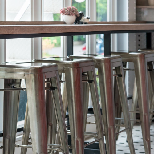 Barová židle Paris 66 cm kovová černá industriální k kuchyňskému ostrůvku inspirovaná Tolix D2.DESIGN