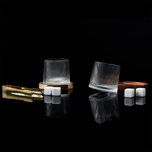 Sada 2 whisky sklenic Intesi s podložkami z akáciového dřeva 7,3 cm