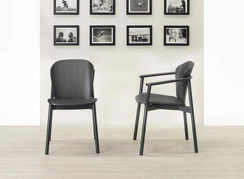 Dřevěná jídelní židle Finn SCAB Design černá moderní stohovatelná retro