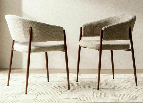 Čalouněná béžová jídelní židle Kapia s područkami