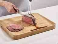 Bambusové prkénko na krájení Joseph Joseph Cut&Carve oboustranné s okrajem béžové