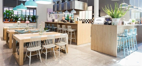 Dřevěná jídelní židle Fameg Stick na míru ve skandinávském stylu do jídelny a kuchyně