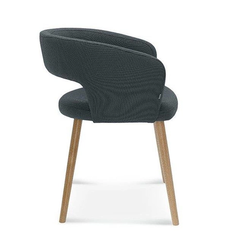 Čalouněná jídelní židle s područkami Fameg Cube buk premium moderní na míru