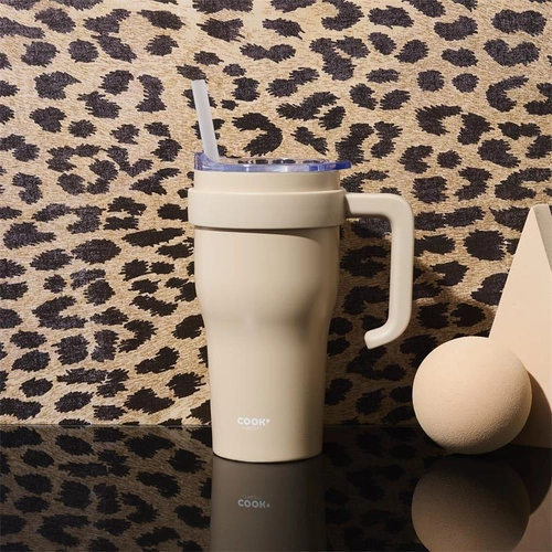 Termo hrnek Miami 600ml béžový s uchem a brčkem na kávu Intesi