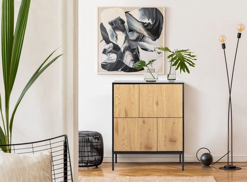 Komoda Seaford černá přírodní dub 80 cm industriální na nožkách do obýváku Actona