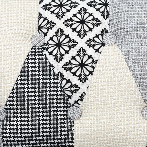 Jídelní židle Eleonora Intesi čalouněná patchwork šedá skandinávský styl s dřevěnými nohami