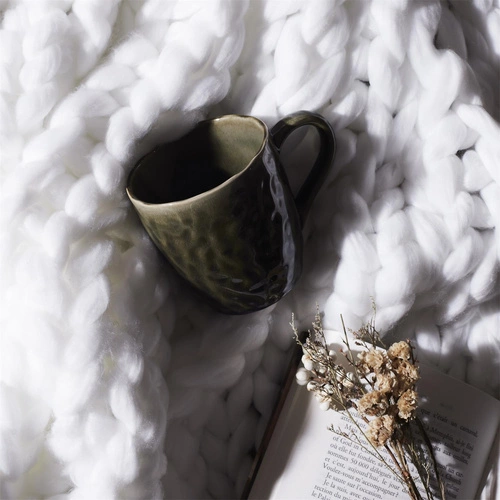 Keramický hrnek Noyer 330 ml zelený glamour na kávu a čaj Intesi