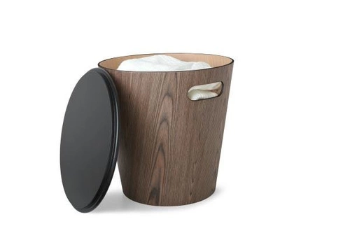 Dřevěný odpadkový koš do obýváku Umbra Woodrow ořech černý 42 cm