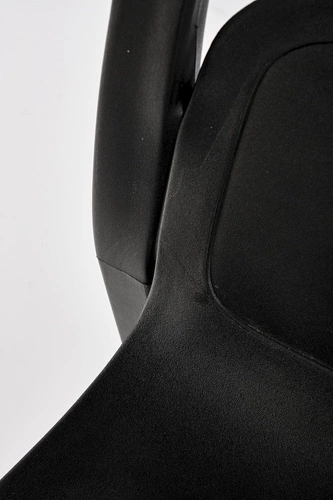 Zahradní židle Maud Intesi černá moderní z plastu snadno omyvatelná stohovatelná