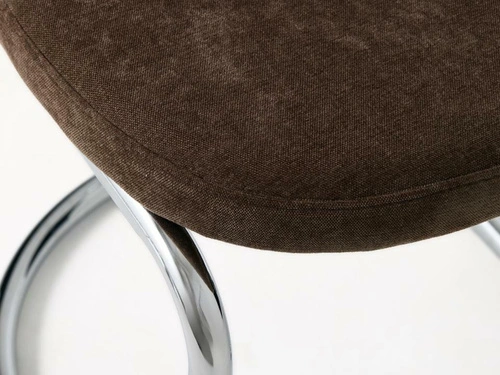 Čalouněná jídelní židle Griffin na chromovaných ližinách hnědá