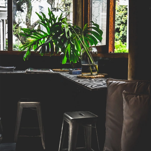 Barová židle Paris 66 cm kovová černá industriální k kuchyňskému ostrůvku inspirovaná Tolix D2.DESIGN