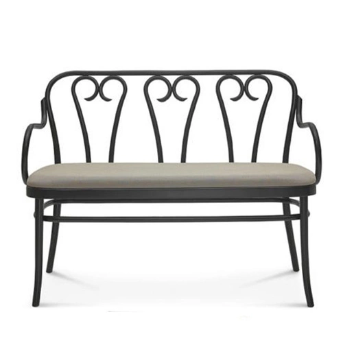 Dřevěná lavice do předsíně Fameg 6653 s opěrkou, s výpletem, na míru