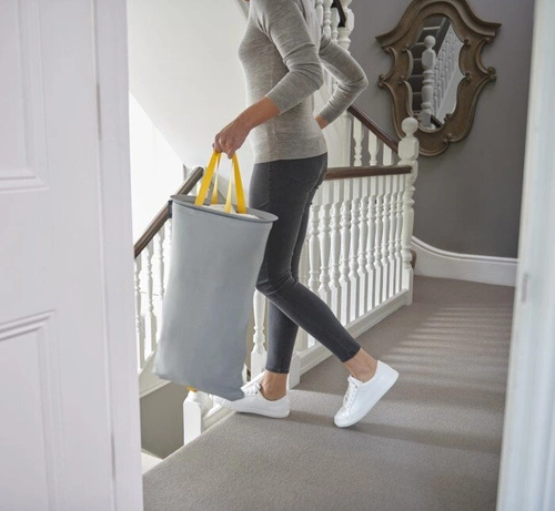 Joseph Joseph Tota moderní dvoukomorový koš na prádlo 60 l do koupelny šedý