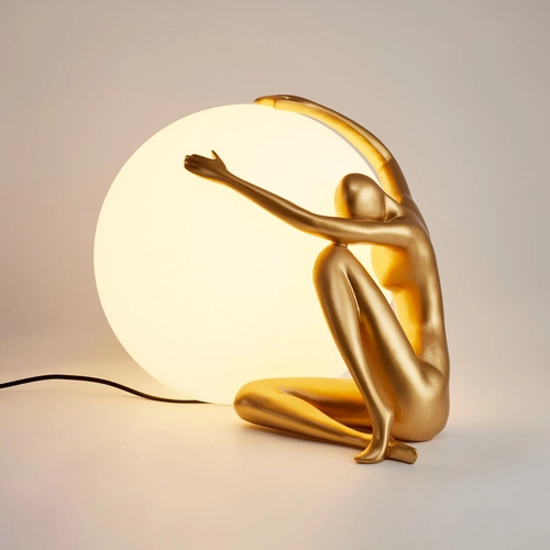 Moderní stolní lampa WOMAN-1 zlatá 47 cm Step into Design do obýváku a ložnice