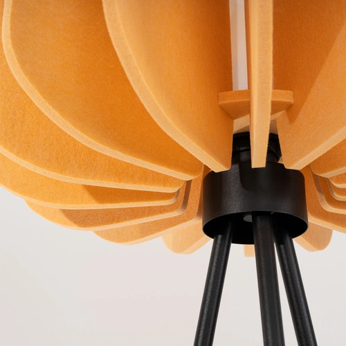 Moderní stojací lampa MULA 45 žlutá s plstěným stínidlem do obýváku